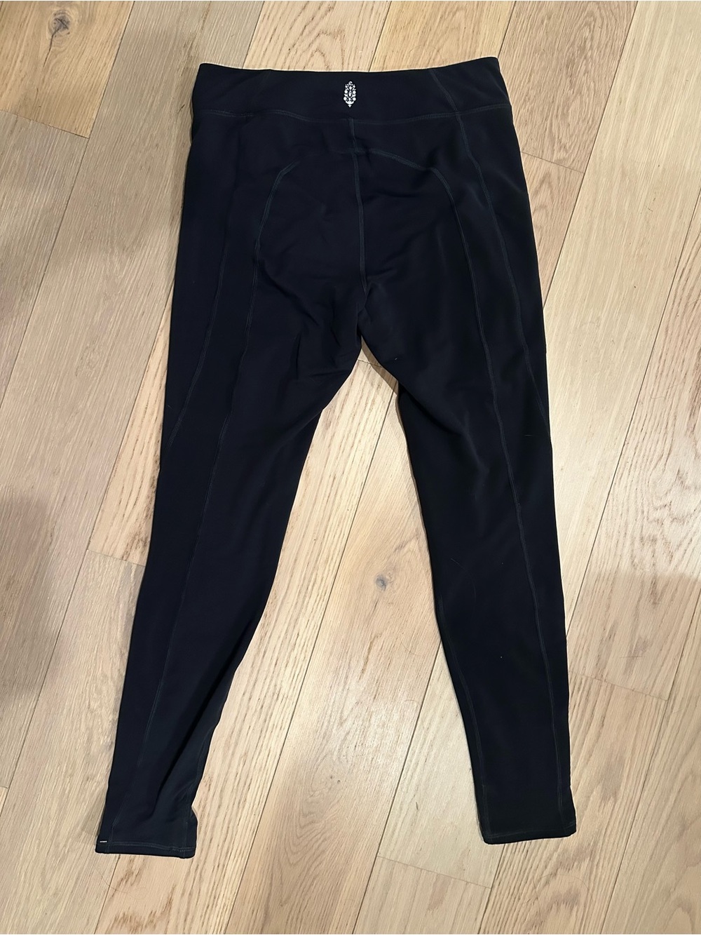 Free people movement women’s Medium Black leggings